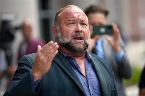 alex texas|Alex Jones keeps Infowars for now after sale to The Onion is。